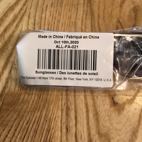 Oscar De La Renta Olivia Sunglasses - Picture 4 of 6